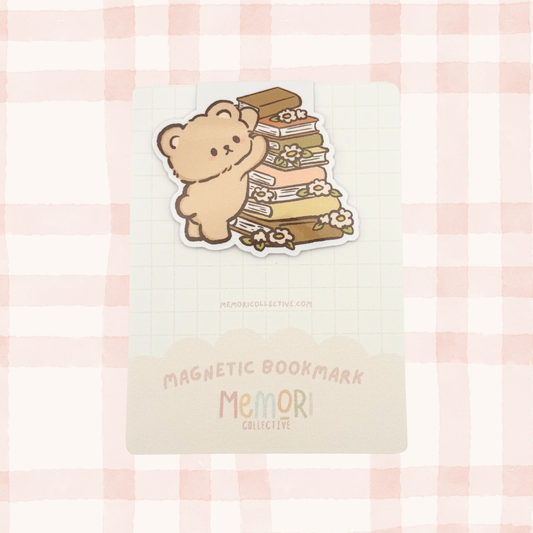 Bear Book Pile Magnetic Bookmark